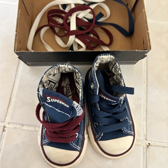 Baby Superman Converse - Picture 3 of 6